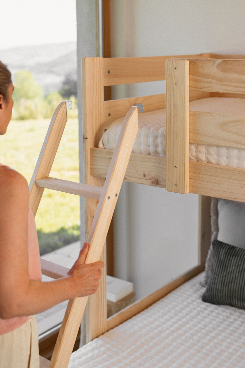Imagen de ambiente 4 para:Litera de matrimonio de madera natural